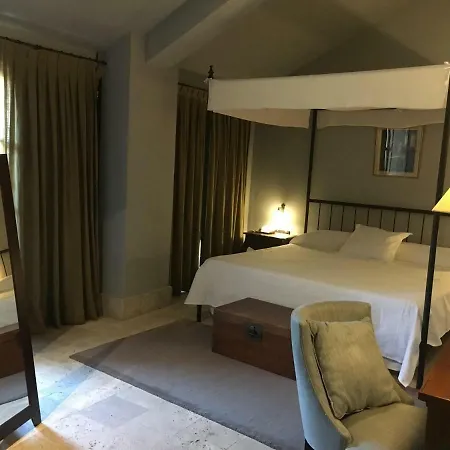 Palacio De Hotel Mengibar