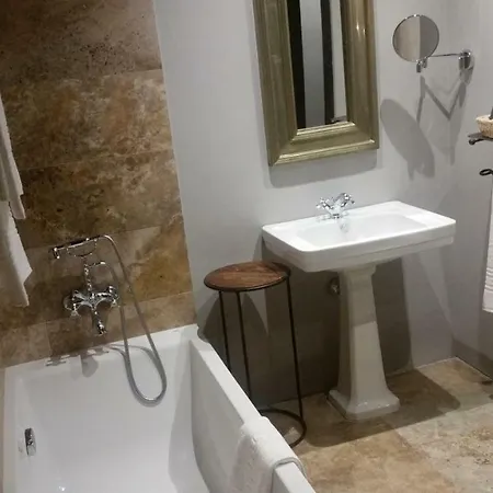 Palacio De Hotel Mengíbar