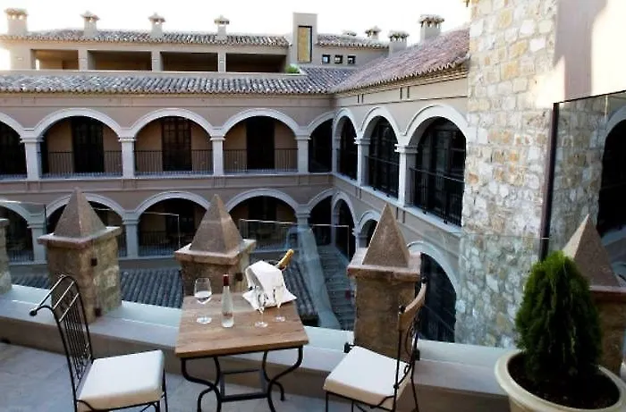 Palacio De Mengibar