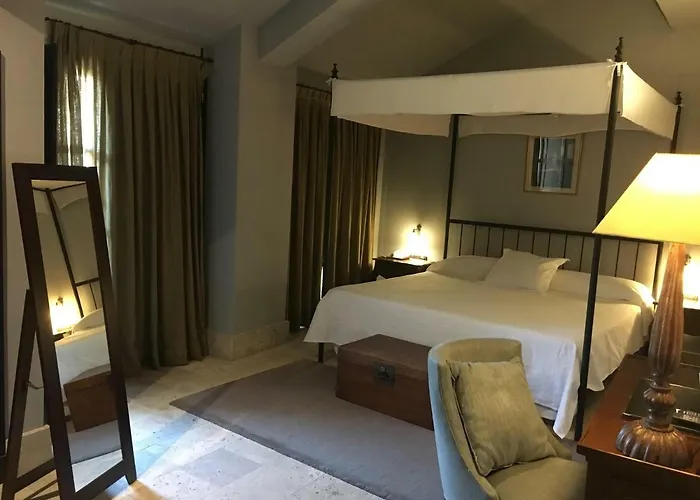 Palacio De Hotell Mengibar